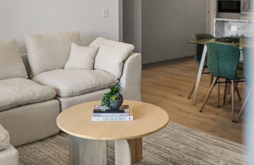 Canberra Apartment | Luxurious 2BR In Sought-After `Eastbourne` Complex