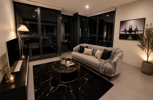 Lidcombe Apartment | Luxurious City Skyline View near Accor Stadium