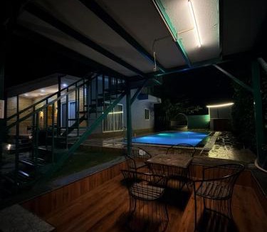 Noida Villa | Luxurious farm to stay