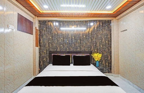 Greater Noida Hotel | Luxurious Hotel with AC & Spacious Bedrooms in Greater Noida