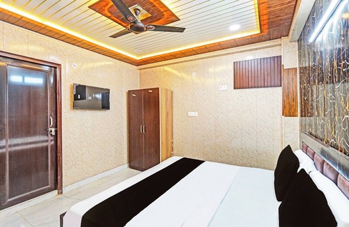 Greater Noida Hotel | Luxurious Hotel with AC & Spacious Bedrooms in Greater Noida
