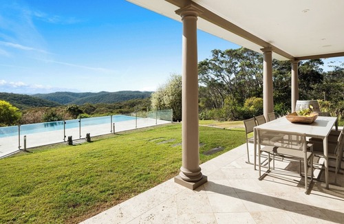 Terrey Hills House | Luxurious Resort Style Escape plus pool and tennis court