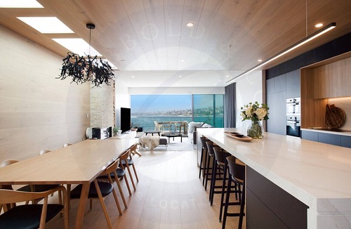 Clovelly House | Luxurious Waterfront House: Uninterrupted Panoramic Views of Gordons Bay