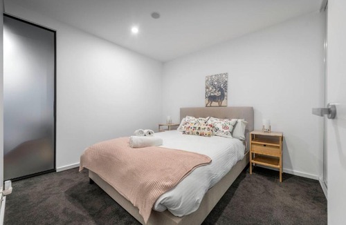 City East Apartment | Luxury 1-Bedroom Apartment in Allara St Canberra