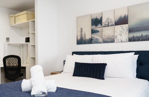 Belconnen Apartment | Luxury 1BR Apt with Lake Views in Belconnen - Hosted by Canstay