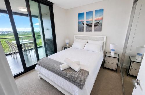 Sydney Olympic Park Apartment | Luxury 2BR Apartment, Free Parking, Walk to Qudos & Accor