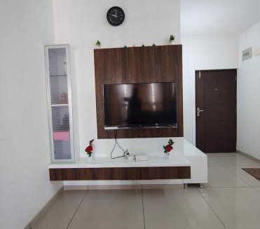 Sayajiganj Apartment | Luxury 3 BHK furnished flat in Vadodara