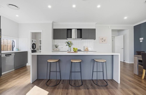 Gledswood Hills House | Luxury 7BR Estate | Sleeps 16 | 2 Kitchens