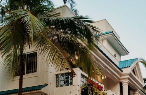Siolim Apartment | Luxury art-themed apartment: The Abstract Suite