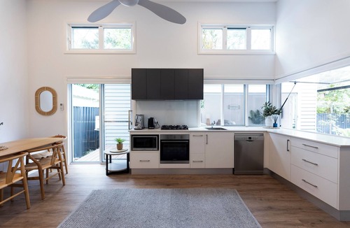 Pearl Beach House | Luxury Coastal Group Retreat 6 Beds 3 Dwellings 4 Baths