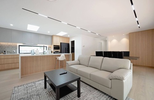 Dickson House | Luxury family home near Dickson Village