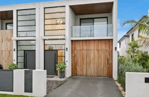 Mortdale House | Luxury Home suitable for large groups and families