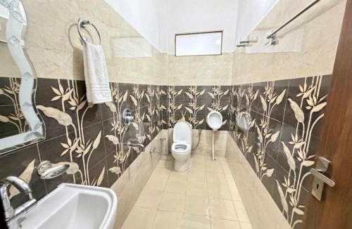 Jammu Bed & Breakfast | Luxury Palm Stay