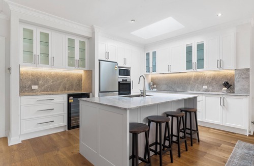 Bondi Junction Cottage | Luxury Renovated Home, Quiet street- Light Modern