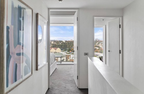 Darlinghurst Apartment | Luxury Sydney Residence | Pool, Gym & City Views