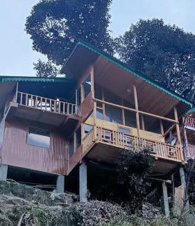 Banjar Other | Luxury Treehouse with Jacuzzi in Jibhi