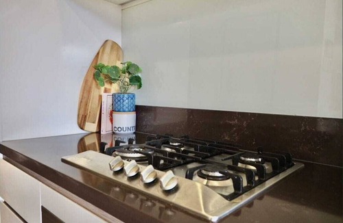 Waterloo Apartment | Luxury Urban Oasis, Close to CBD and Beaches