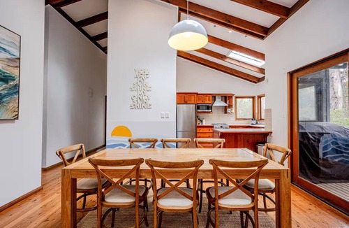 Macmasters Beach House | Luxury Villas Treetop Acreage with Tennis Court