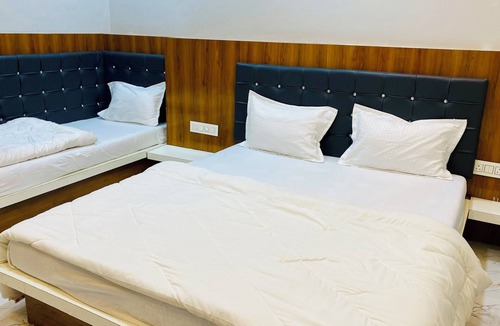 Khandwa Hotel | Maa Narmada Hotel & Family Restaurant