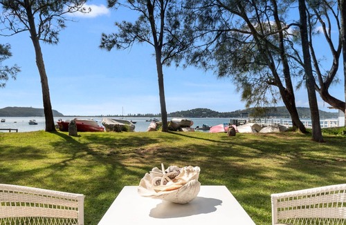 Great Mackerel Beach Cottage | Mackeral Beach Cottage by TCC