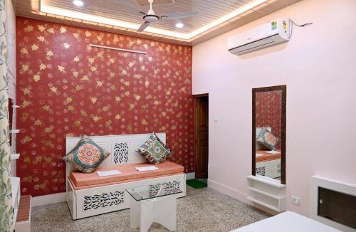 Varanasi House | Madhi Basera