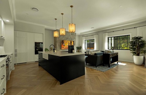 Pokolbin House | Mahogany - 5 Ensuite Bedrooms, Spa & Sauna, Indoor-Outdoor Luxury at The Vintage