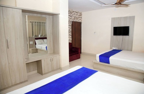 Udaipur Hotel | Majestic Hotel and Restro