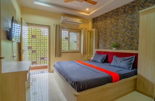 Udaipur Hotel | Majestic Hotel and Restro