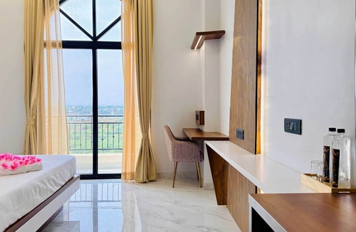 Khandwa Hotel | Mandhata Riverview Palace