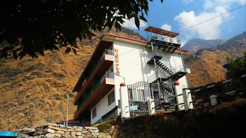 Munsyari Hotel | Mandola Stays