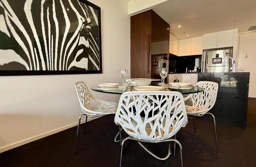 City East Apartment | Manhattan Luxe Views L14 Pool Spa Gym 1BR 1 Bath 1 Secure Parking Central City