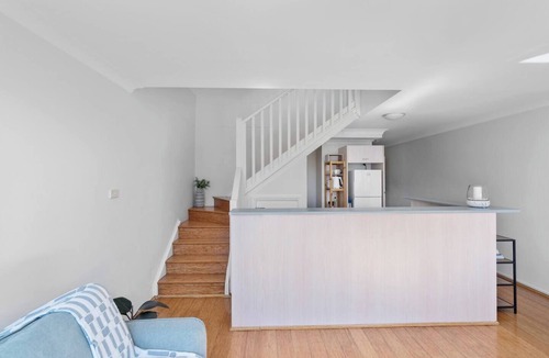 Manly Apartment | Manly Flow Cosy Beachside Stay near Dining and Ferry