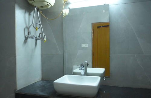 Bareilly Hotel | Mansarovar Hotel & Banquets