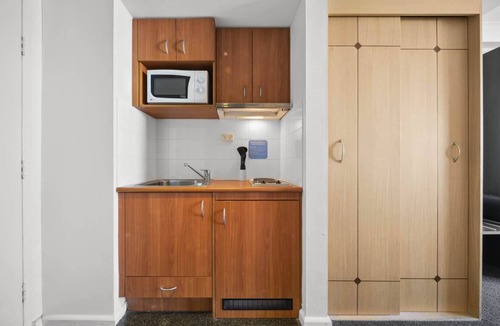 Parramatta Apartment | Mantra Parramatta Studio with Pool Access