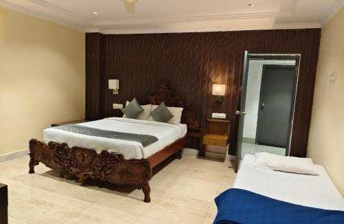 Lakdi Ka Pul Bed & Breakfast | Maruthi Residency