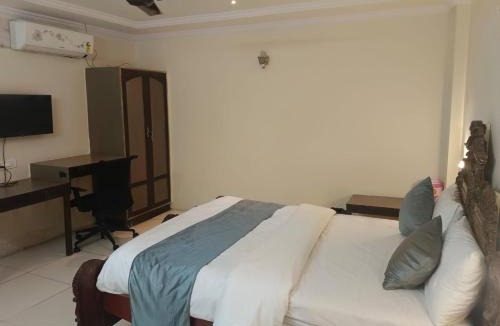 Lakdi Ka Pul Bed & Breakfast | Maruthi Residency