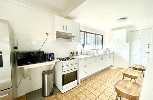 Mascot House | Mascot Private Rooms Near Sydney Airport & CBD