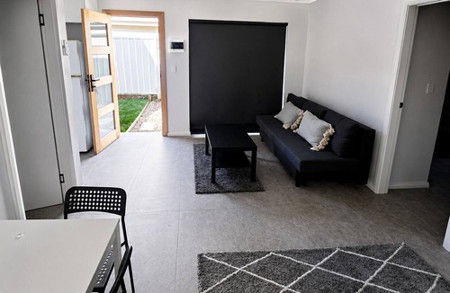 Bradbury House | Matilda’s Urban Escape 6-Min Station & Shops