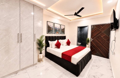 Faridabad Hotel | Mauryan Signature Hotel NHPC Metro