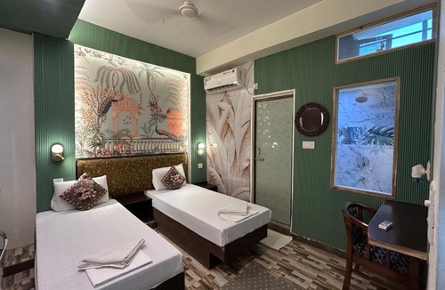 Taj Ganj House | Max Guest House