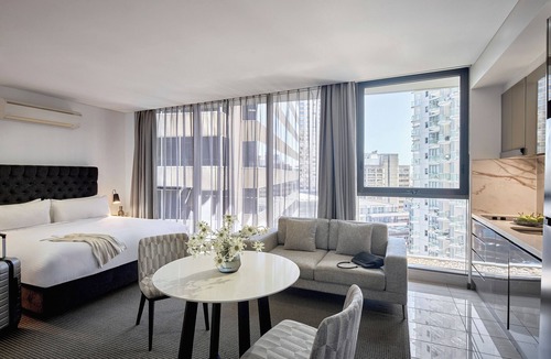 Haymarket Apartment | Meriton Suites Campbell Street, Sydney