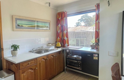 Mystery Bay Apartment | Mermaids at Mystery, short stroll to the beach Satellite internet