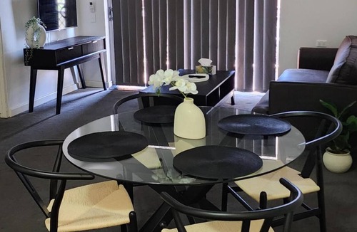 Merrylands Apartment | Merrylands Hidden Gem! One Bedroom Apartment