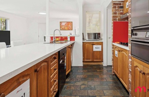 Castle Hill House | MetaWise Cozy Family Room2 in Shared Home Free Parking