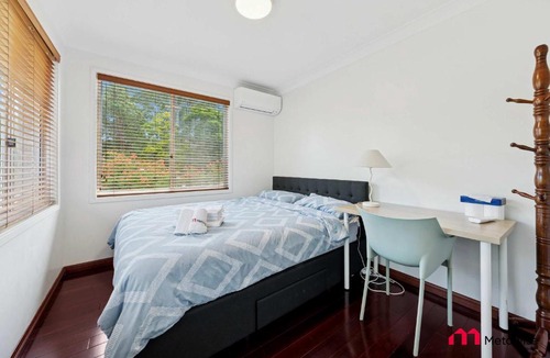 Castle Hill House | MetaWise Cozy Family Room3 in Shared Home Free Parking