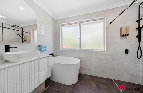 Castle Hill House | MetaWise Cozy Family Room5 in Shared Home Free Parking