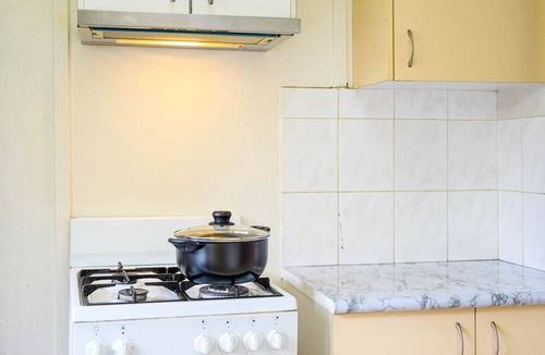 Parramatta Condo | Metawise Cozy & Modern Bedroom in Shared Living Space with Free Parking