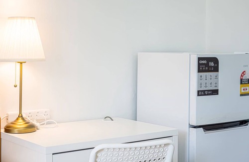 Parramatta Condo | Metawise Cozy & Modern Bedroom in Shared Living Space with Free Parking