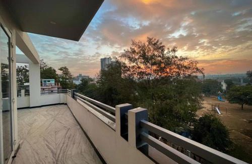 Greater Noida House | Metro Connected Homestay with Parkview