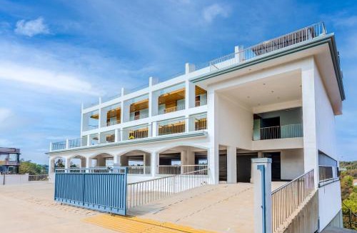 Dabolim House | MidPoint Uno Pet-friendly 1 Room Retreat with shared pool, Entertainment Area and kids area Near Dabolim Airport